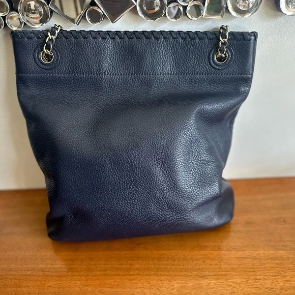Tory Burch Bucket Bag Navy Blue - Picture 2 of 9